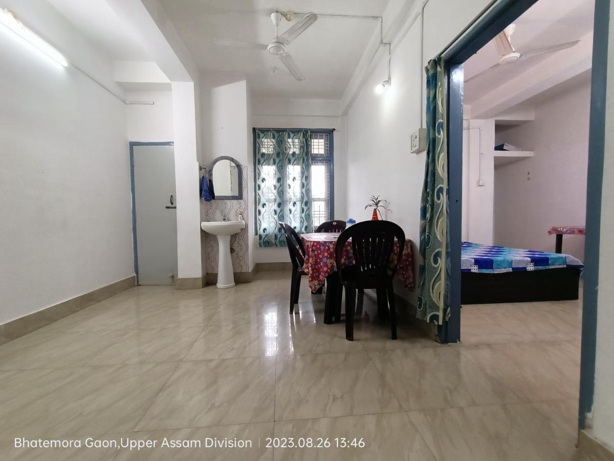 Taj Residency Holiday Homestay -Entire 1Bhk & 2Bhk Private Apartments -Call 767Ooo54Oo Jorhāt 外观 照片