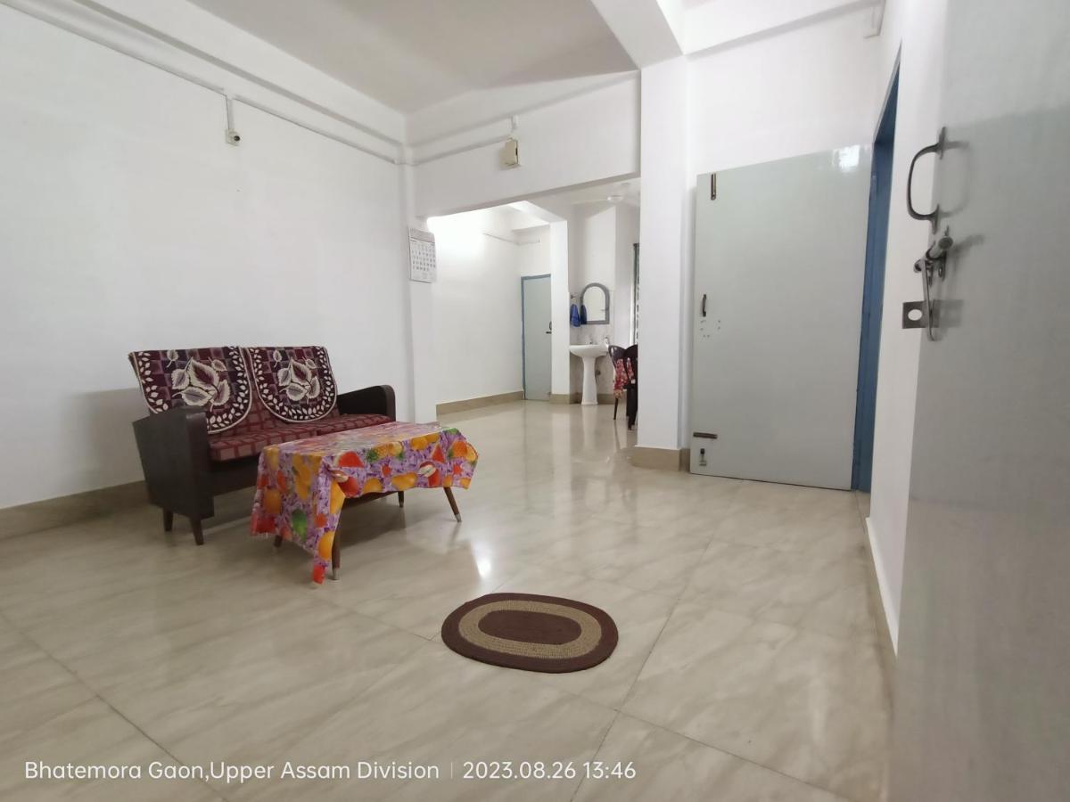 Taj Residency Holiday Homestay -Entire 1Bhk & 2Bhk Private Apartments -Call 767Ooo54Oo Jorhāt 外观 照片